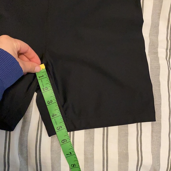 Under Armour Workout Shorts - Picture 6 of 8